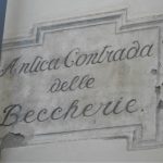 Via Antica Contrada delle Beccherie, Insegna Viaria Dipinta