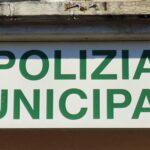 Caserma Polizia Municipale di Savigliano, via Togliatti. Insegna Identificativa